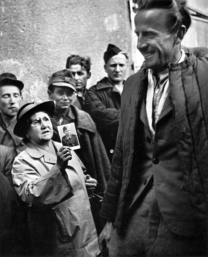 A mother searching for her son, 1947